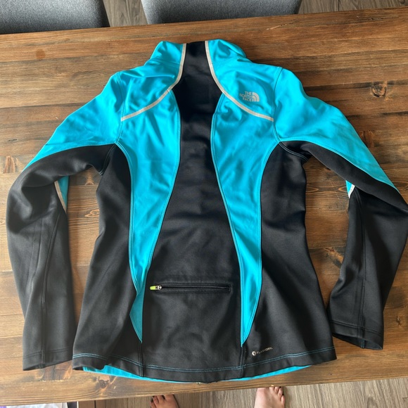 Womens North Face running jacket Medium - Picture 8 of 10